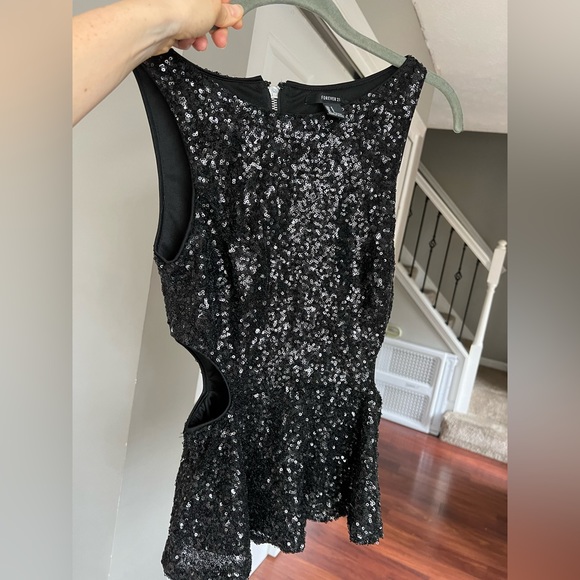 Forever 21 small Women’s peplum sequins black blouse side cut outs zip back EUC - Picture 4 of 11